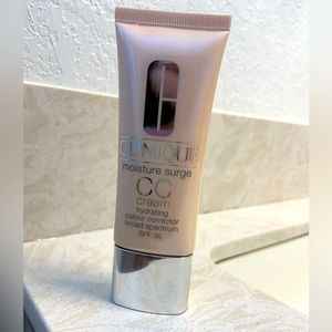 CLINIQUE moisture surge cc cream hydrating colour corrector spf 30